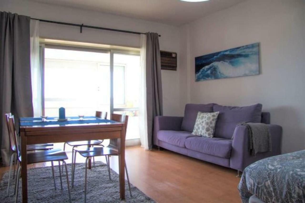 Wonderful Studio Apartment In Front Of The Beach Costa da Caparica Exterior foto
