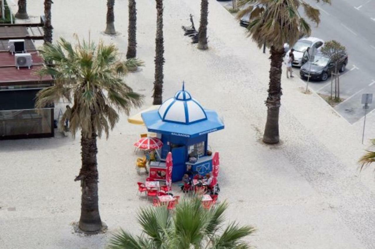 Wonderful Studio Apartment In Front Of The Beach Costa da Caparica Exterior foto